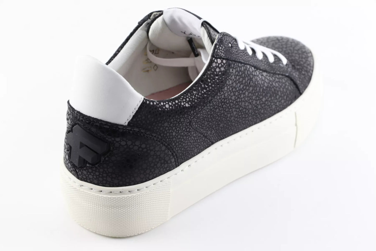 Floris van Bommel Floris van Bommel Vinni 05.31.SFW-10059-10-03